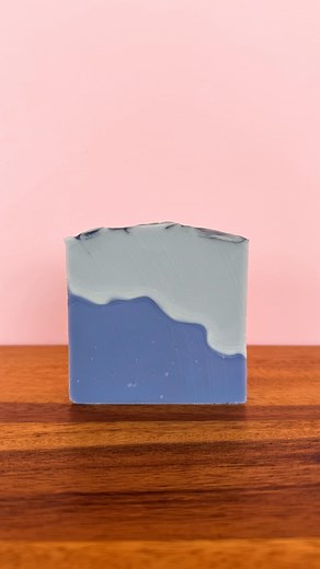 473 reactions · 16 shares | ¡Prepárate para un baño salvajemente irresistible! ❤️‍ Este viernes 30 de mayo a las 9am llega el Sauvage Dior Soap: un jabón con aroma fresco, masculino y magnético.  ¿La mejor parte? Viene en bundle con descuento junto al Armani Code Soap … el dúo perfecto para que tu papacito huela delicioso y poderoso. 襤 ¡Cantidades muy limitadas! No digas que no te avisamos … este combo va a volar.  | COCO LOVER | Facebook