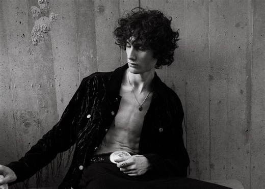 Heiße Dance-Moves mit Addison Rae: sombrs neue Single „12 to 12“