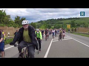 Fahrrad-Demo auf der B10 bei Landau