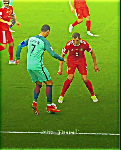 Ronaldo Skills Showcase: Masterclass in Football Technique