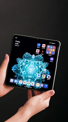 It’s a good thing we’ve test folded the OnePlus Open 400,000 times because we’ll be opening and closing it aaall day. | OnePlus