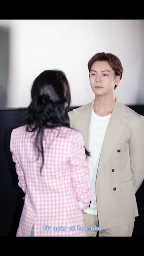 Fall in love with “xiao pengyou” #章若楠 #陈伟霆 #楠霆序 #zhangruonan #chenweiting #chuongnhuocnam #tranvydinh #nantingcouple #chuongnhuocnam_tranvydinh #tranvydinh_chuongnhuocnam