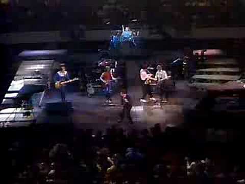 Billy Joel Its Still Rock And Roll To Me Live 1982