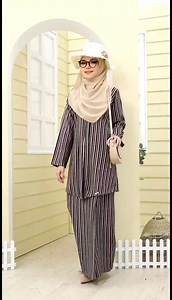 Kebarung Rossa😍 Satu tips untuk nampak efek slim, pilih design yang printed line yang kebawah contohnya macam Kebarung Rossa ni☺️ Jom grab now😘 Jom contact Team Dmimi atau terus shopping di website Dmimi. Berminat, sila tekan link dibawah sekarang👇🏻 http://dmimifashion.com/m/List.aspx?sq6=Rossa #ButikDmimiParitBuntar #KurungDmimi #KurungCantik #Dmimi #NakCantikPakaiKurungDmimi | Dmimi