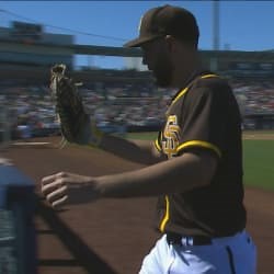 Buena jugada de Eric Hosmer