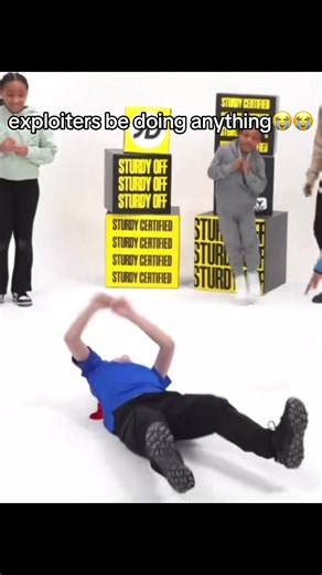 i’ve been cracking up for the past hour #fyp #xyzbca #roblox #meme #funny