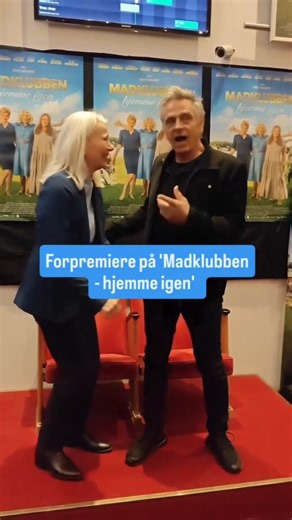 ”Da vi skulle lave en film om mad, var det meget nærliggendeat tænke på Sydfyn, for I har så mange dygtige madproducenter hernede” fortalte instruktør Charlotte Sachs Bostrup til pressen i går aftes til forpremieren på ’Madklubben – vender hjem’ 🎬🥂 I den anledning havde Kulinarisk Sydfyn arrangeret et lille madmarked i Scala Svendborg, hvor 12 lokale producenter var repræsenteret 💪😊 Stor tak til alle jer, der stillede op – både under optagelserne og i går aftes – og på den måde var med til a