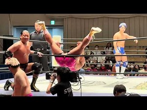 飯野“セクシー”雄貴が正面だけでなくて西側にもセクシーポーズを決めてから瑠希也に男色“ダンディ”ディーノとのフェロモンズ連携に繋げる DDT「What are you doing 2023」