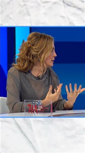 "Elijona krejt fytyrën e ka botox" - SHOKON doktoresha