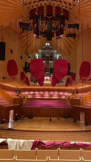A little snippet of the Boëllmann Toccata. Pre-warm up and then the full sound from the stalls. I had the great privilege of demonstrating the pipe organ at the Sydney Opera House for the Organ Historical Trust. Thank you to Murray Allan and JK for the opportunity! I’ll post full videos soon!l | Kai Laird - Piano & Organ