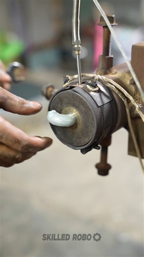 See how garden hose pipes are made inside the factory! From raw materials to the final coil, watch the full process—fast, satisfying, and precise. 🏭💧✨ #factory #howitsmade #manufacturing #gardenhose #machines #industry #factoryprocess #satisfying #skill #engineering #shorts #ytshorts | Skilled Robo