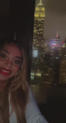 Exploring the Latest Trend in Manhattan with Catchy Sounds