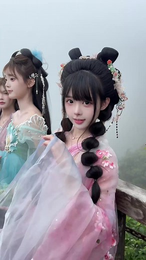 我爱你：美丽汉服女孩展示