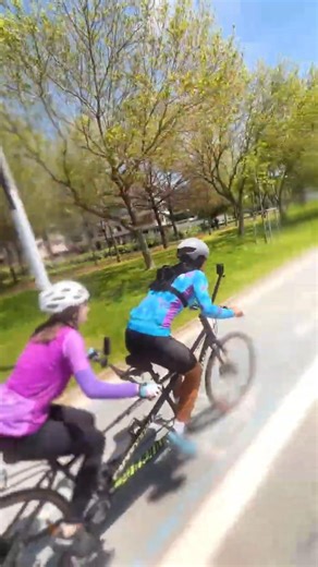 WHAT HAPPENS IF YOU RIDE A TANDEM BIKE TOO FAST??😁😁