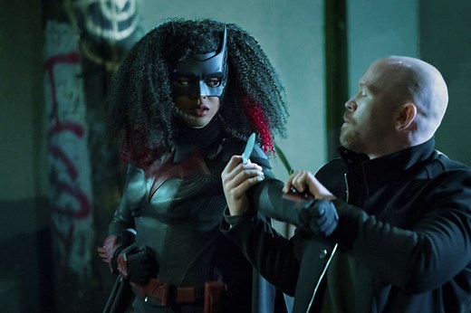 Batwoman's Alex Morf on why Victor Zsasz enjoys pain: it's the 'boldest flavor in the meal of life'