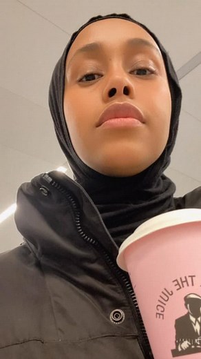 Video gan waxa an ku sameyay Sora oo ah video generator from ChatGPT. Join us tomorrow for first live session for the ChatGPT & AI – Koorso Afsomali. Beginner friendly. | Soma Digital Marketing