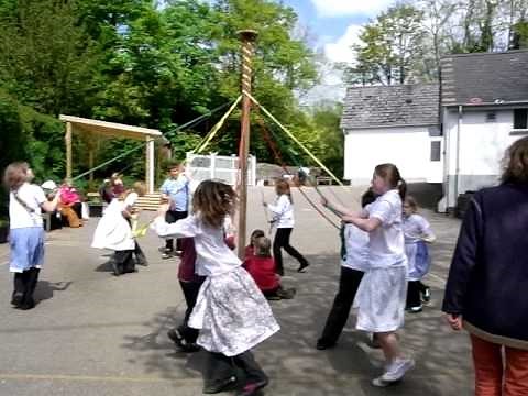 Maypole Dancing - the Double Plait