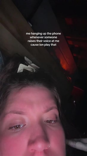 Mastering Phone Etiquette During Conflicts