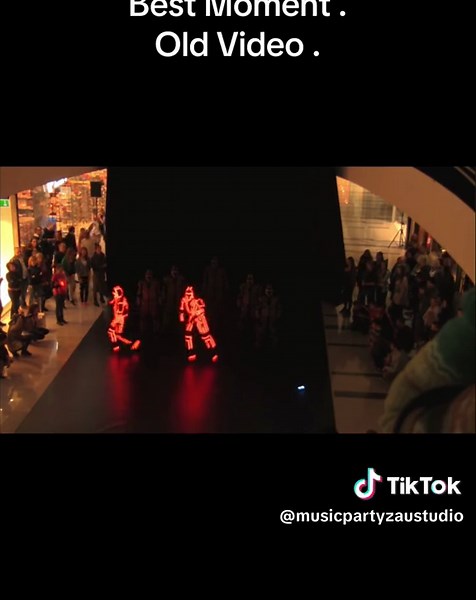 #light #dance #dancelight #mall #talentshow #ro #romania🇷🇴 #musicpartyzau #kiss