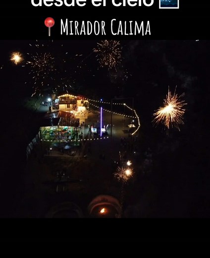 Déjate llevar por la magia de Mirador Calima en la noche, donde el cielo se ilumina con destellos de pirotecnia y el valle brilla bajo un manto de luces. 📍 ¿Te gustaría vivir esta vista en persona? El Mirador Calima espera para sorprenderte. ¡No olvides tu cámara! 🤳📲🎆🎇 #Mirador #Turismo #Valledelcauca #Restrepo #Colombia #Viral #Tendencia #Mirador #Findesemana