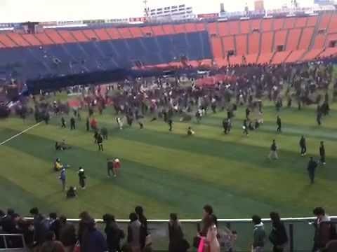 大地震発生でプロ野球試合中止 横浜スタジアム 2011年3月11日