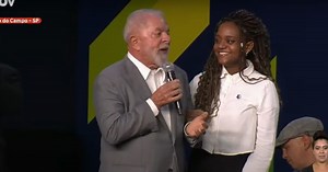 "Afrodescendente assim gosta de um batuque de tambor'" diz Lula à jovem negra; oposição reage | CNN Brasil