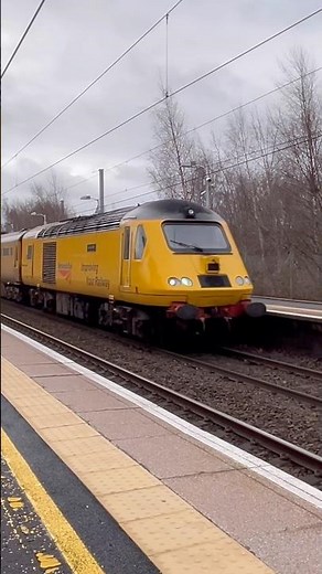 Network Rail Class 43 HST Flying Banana 0628 Leicester L.I.P. to Edinburgh passing Shieldmuir #wcml