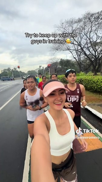kikay irl, bro in training 😭😭 may trashtalk-an pa yang mga yan 🙄😂 #runtok #running #run #training #fyp