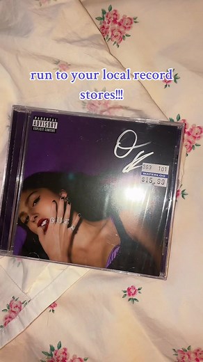 olivia sent our signed guts cds ro indie record stores! similar to how taylor sent signed folklore cds to indie record stores! #guts @Olivia Rodrigo #gutsreleaseday #gutsoliviarodrigo #oliviarodrigo #oliviarodrigodriverslicense #vampire #badidearight #oliviarodrigoguts #signedguts #signedgutsvinyl #signedgutscd #waterloo #sour #signedoliviarodrigo #livies #allamericanbitch #prettyisntpretty #balladofahomeschooledgirl