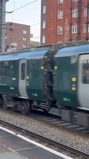 GWR Class 80x passing Acton Main Line #train #railwaycontent #trainspotting