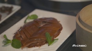 Peking Duck: A dish that dates back to the imperial era\t