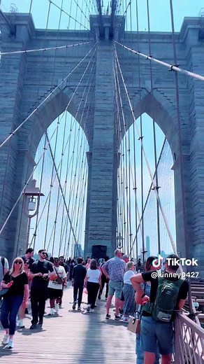 Discover the Brooklyn Bridge: A New York City Icon