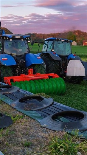 New Holland Teamwork at First Cut 💙