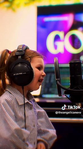 4-Year-Old Angelica Sings
