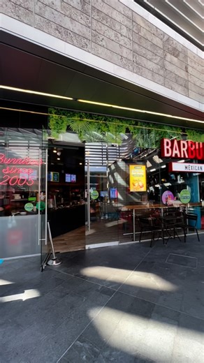 We built the new @barburritouk salad and wow 😍 red chard, guac, slaw chicken, jalapeños, grains & chipotle mayo = unreal combo 🥗🔥 Oh, and students… burritos for £3 👏 Find Barburrito in The Galleria 📍 | Liverpool ONE Official