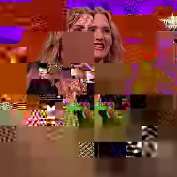 #KateWinslet remembers a VERY embarrassing moment on stage!💩 | The Graham Norton Show