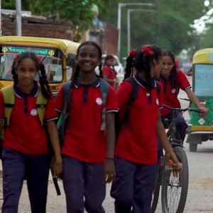 The #GOAL program in #Gujarat, with the World Bank support, is improving #education for over 7 million students in government schools. Young Nidhi now confidently nurtures dreams of becoming an IPS officer. Know more: http://wrld.bg/gLEl50X7FWM #HumWomaniya #GirlChildDay📚✏️ | World Bank India