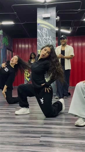 Dance Moves You Can't Miss: Walk It Out