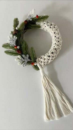 Woven Wonderland: Creating a Macrame Christmas Wreath 🌟#macrame #macramechristmas