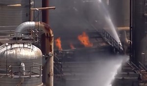 1 dead after fire breaks out at Marathon Galveston Bay refinery