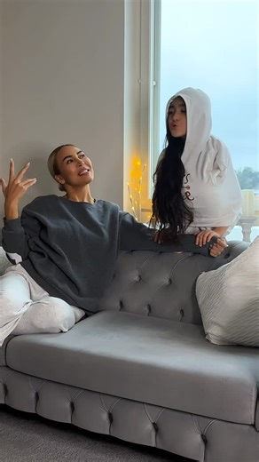 MILA MODEL on Instagram: "Min fågel 🤗💁‍♀️"