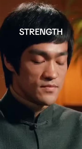 Strength is quiet. It doesn’t argue. It doesn’t chase. It waits. It moves when it’s time. #BruceLeeTalks #Discipline #Focus