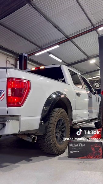 Wickedflow Chile V6 Exhaust Kit: Aggressive Sound and Sporty Style