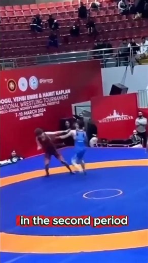 wrestling match ends up to fist fight Iran vs Turkey