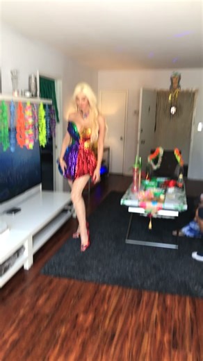 “ALL COLORS MATTER” ✋🙏🏻✨ #cassandracass #livingmybestlife #hollywood