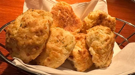 Joe's Crab Shack vs Red Lobster: The winner is clear