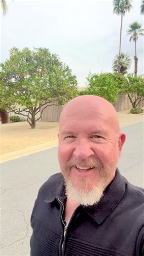 Today I’m back in the Twin Palms neighborhood in South Palm Springs. Twin Palms is a historic, mid-century modern neighborhood renowned as the city's first modernist tract development. Designed by architect William Krisel for the Alexander Construction Company in the 1950s, the area features iconic butterfly roofs, clerestory windows, and, originally, two palm trees per home. #palmsprings #midcenturymodern #midcenturyhome #midmodwalk