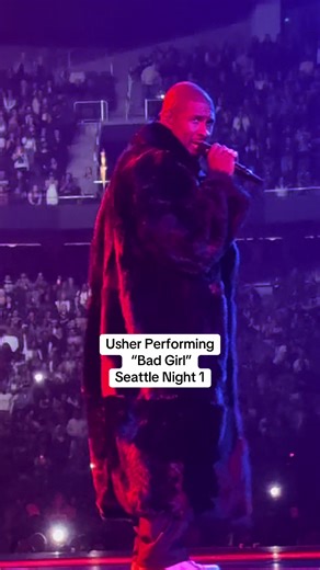 Usher Performs 'Bad Girl' in Seattle for Tour