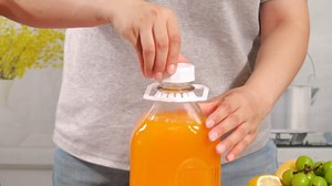 Amazon.com: KMIGRUAN 2QT Heavy Duty Glass Milk Bottle with Lid,2Pack 64oz Glass Milk Jug with Reusable Airtight Screw Lid,Bottles for Juice,Water,Oat or Plant Milks : Everything Else