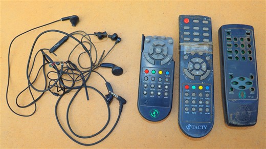 139K views · 1K reactions | Awesome uses of old earphone and old TV Remote #remote #tv #reuse | Howtomake01 | Facebook